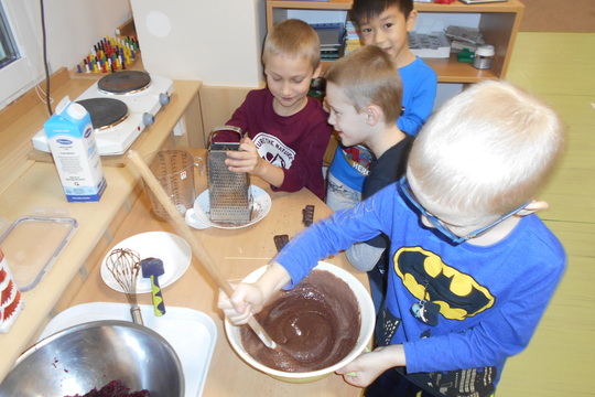 "O veliké řepě" - muffiny z červené řepy a řepové placky na slano 1