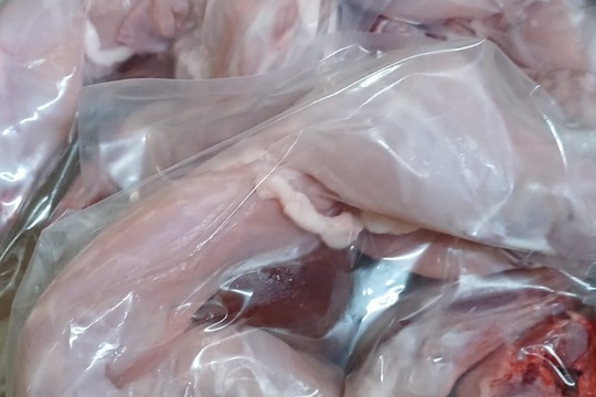 Statek Černíkův Dvůr - z rodinné farmy na školkový stůl 1