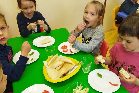Jaro u nás na zahrádce Jaro u nás na zahrádce 1