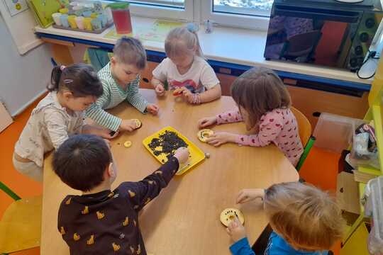 Pomáháme ptáčkům přečkat zimu 2 Pomáháme ptáčkům přečkat zimu 2 1