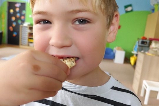 Pekli jsme cuketovou pizzu  Pekli jsme cuketovou pizzu  1