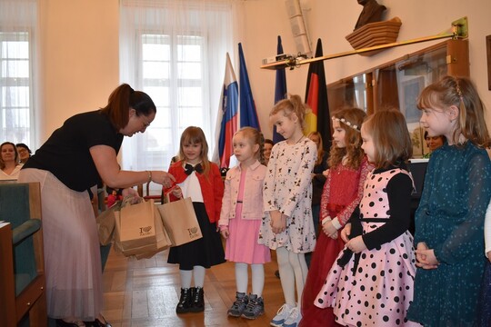 Slavnostní předávání bronzového certifikátu MŠ Alergo na radnici v Žatci 1