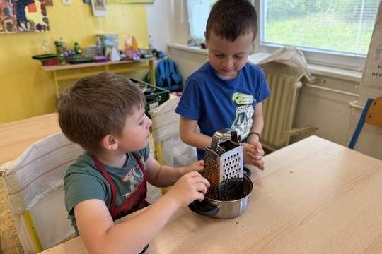 Pomazánková slavnost plná chutí a šikovných rukou Pomazánková slavnost plná chutí a šikovných rukou 1