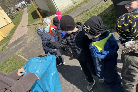 Motýlci z MŠ Kollárova - Třídíme odpad 1