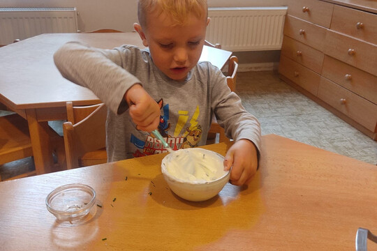 Děti si samy připravují zdravé svačinky 1