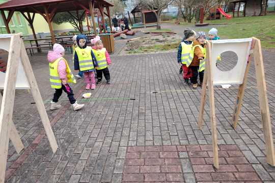 MŠ Sluníčko Krupka - Zajíček Hopík a velikonoční stezka 1