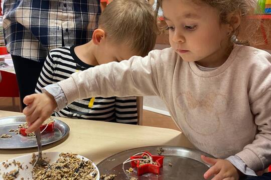 Želvičky z MŠ Dukelských hrdinů pomáhají ptáčkům 1