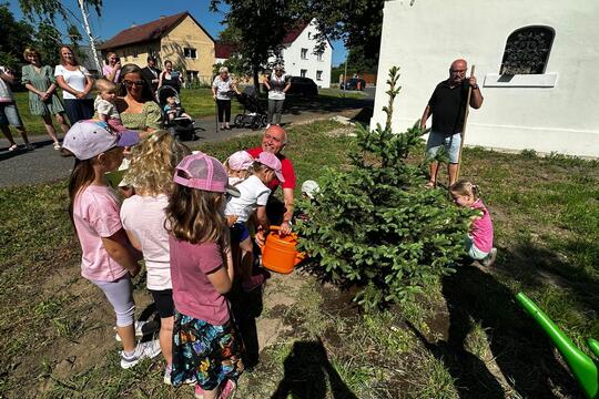 MŠ Sluníčko Soběchleby - Slavnostní setkání - převzetí stromku 1