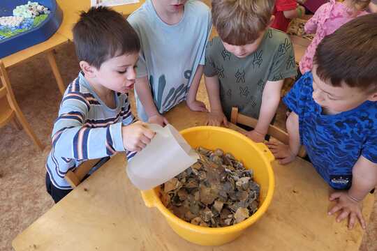 Recyklace papíru - Sluníčka 1