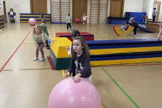 Cvičíme, pohyb je prostě naší součástí 1