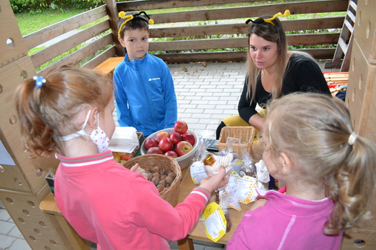 Včelí dny - farmářský trh 1