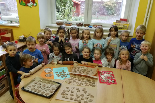 SLADCE VOŇAVÉ VÁNOCE V MŠ MÁNESOVA  KROMĚŘÍŽ 1