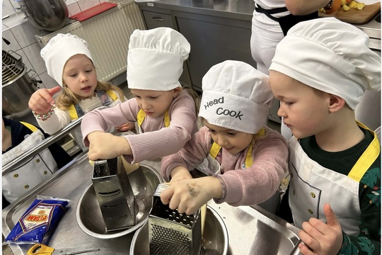 Malí pomocníci v kuchyni  1