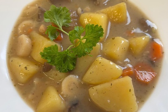 Polévka jako součást oběda Polévka jako součást oběda 1