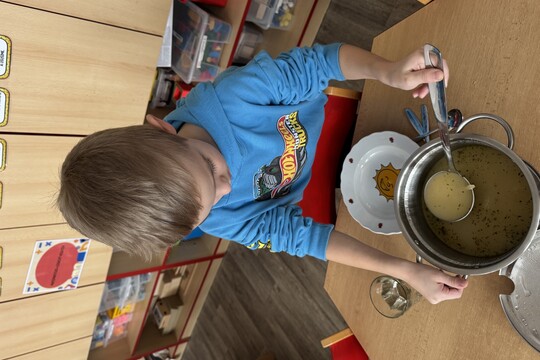 Malý krok u oběda - velký krok k samostatnosti 1