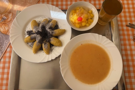 Pod pokličkou naší kuchyně v MŠ Sluníčko Krupka 1