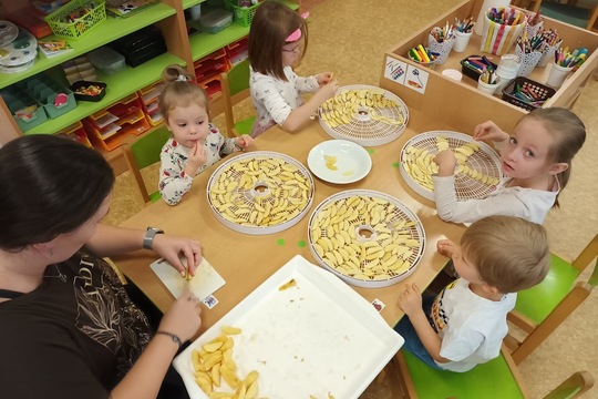 Jablečné křížaly a čaj 1