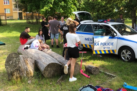 Piknik na školní zahradě a "Na silnici bezpečně" 1
