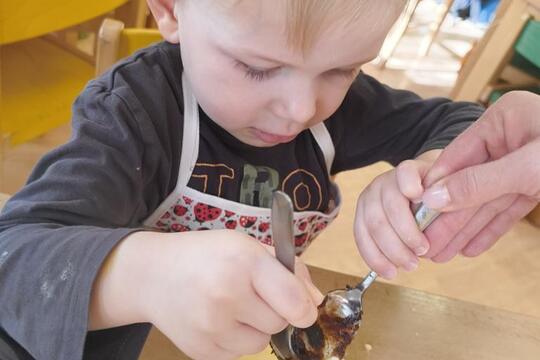 Pečeme s dětmi MRKVÁNKY se švestkovými povidly a vajíčkový QUICHE Pečeme s dětmi MRKVÁNKY se švestkovými povidly a vajíčkový QUICHE 1