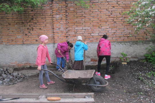 Stavba venkovní pece - projekt 3. třídy 1