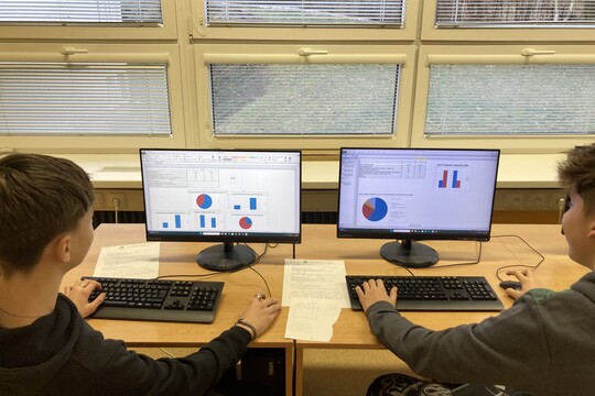 Milujeme jídlo, neplýtváme jím Milujeme jídlo, neplýtváme jím 1