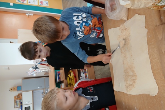 Měla babka čtyři jablka Měla babka čtyři jablka 1