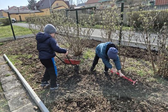 Malí zahradníci v akci 1