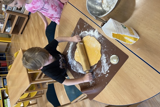 Sklízení mrkve a pečení mrkvových rohlíčků 1