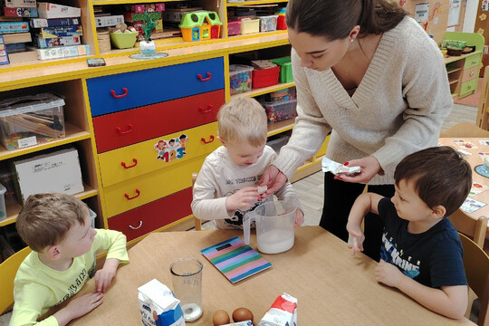 Kytičky z MŠ Kollárova - Masopustní koláčky 1