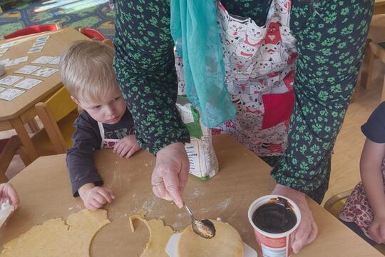 Pečeme s dětmi MRKVÁNKY se švestkovými povidly a vajíčkový QUICHE Pečeme s dětmi MRKVÁNKY se švestkovými povidly a vajíčkový QUICHE 1