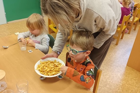 Jablečné křížaly a čaj 1