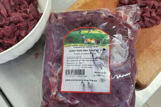 Objevujeme nové chutě – jelení guláš 1