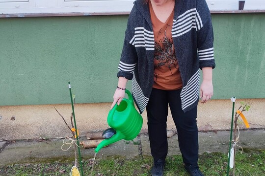 JARNÍ AKCE NA ZAHRADĚ S RODIČI - tvoříme jedlou zahradu 1