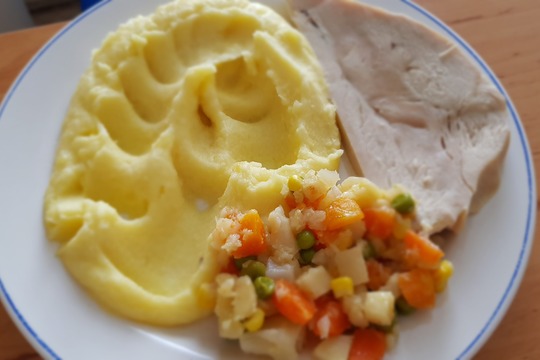 Pod pokličkou kuchyně MŠ Motýlek 1