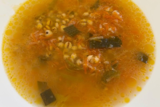 Polévka jako součást oběda Polévka jako součást oběda 1