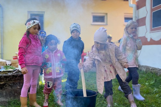 Jak jsme s Človíčkem vařili zeleninovou polévku Jak jsme s Človíčkem vařili zeleninovou polévku 1