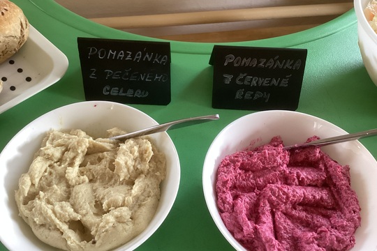 Den otevřených dveři spojený s Jarmarkem a ochutnávkou školní kuchyně Den otevřených dveři spojený s Jarmarkem a ochutnávkou školní kuchyně 1