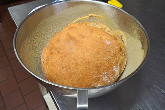 Domácí kmínový chléb 1