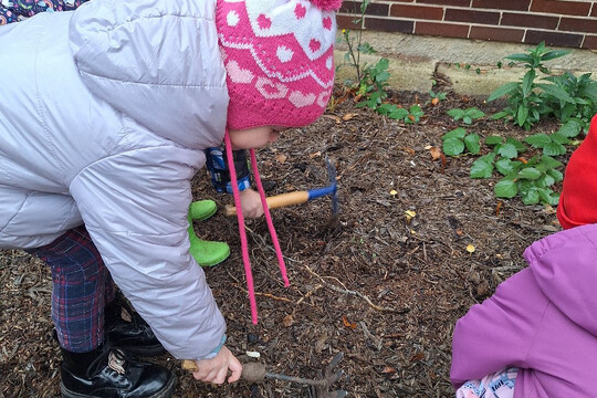 MŠ Dukelských hrdinů - Na jeden den zahradníkem 1