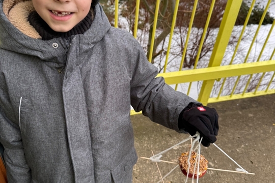 Berušky a Motýlci z MŠ Kollárova - Krmítka pro ptáčky 1