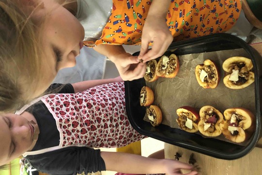 Cesta za tajemstvím babiččiny kuchyně: PODZIM co zahřeje a uzdraví Cesta za tajemstvím babiččiny kuchyně: PODZIM co zahřeje a uzdraví 1