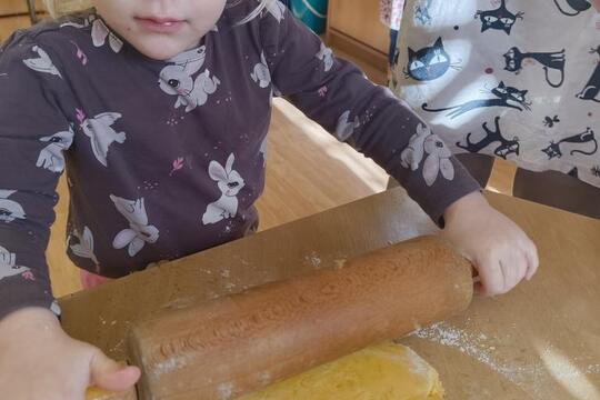 Pečeme s dětmi MRKVÁNKY se švestkovými povidly a vajíčkový QUICHE Pečeme s dětmi MRKVÁNKY se švestkovými povidly a vajíčkový QUICHE 1