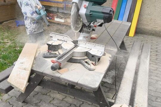 JARO na školní ZAHRÁDCE  1