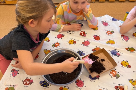 Zahradničení v třídě broučci 1