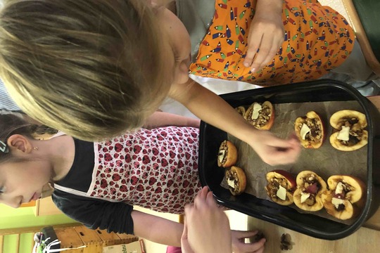 Cesta za tajemstvím babiččiny kuchyně: PODZIM co zahřeje a uzdraví Cesta za tajemstvím babiččiny kuchyně: PODZIM co zahřeje a uzdraví 1