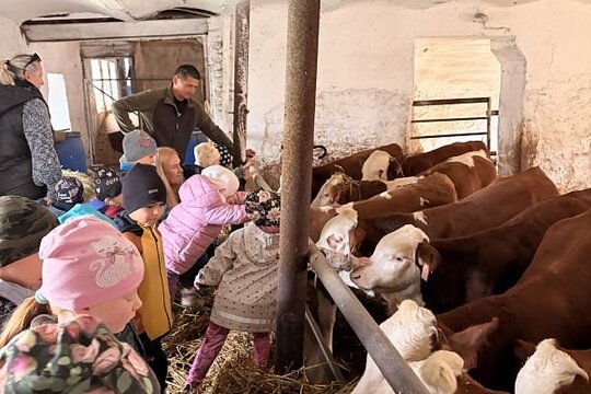 Návštěva farmy ve Chmelíku. Návštěva farmy ve Chmelíku. 1