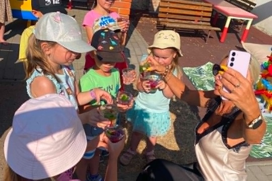 Společně na dálku: Domácí ovocná limonáda plná letních chutí 1