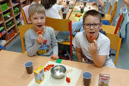 Objevujeme nové chutě s 1.B! Objevujeme nové chutě s 1.B! 1