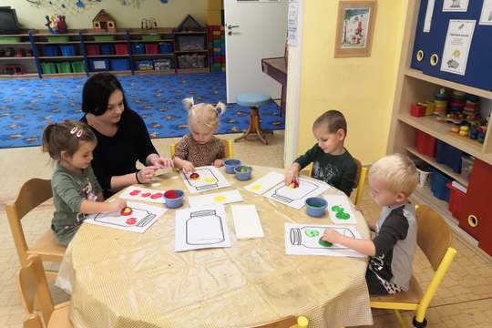 Poznáváme všemi smysly ve třídě Sluníčko - MŠ Klegova 1