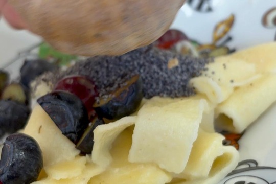 I jednoduché jídlo může učit  1